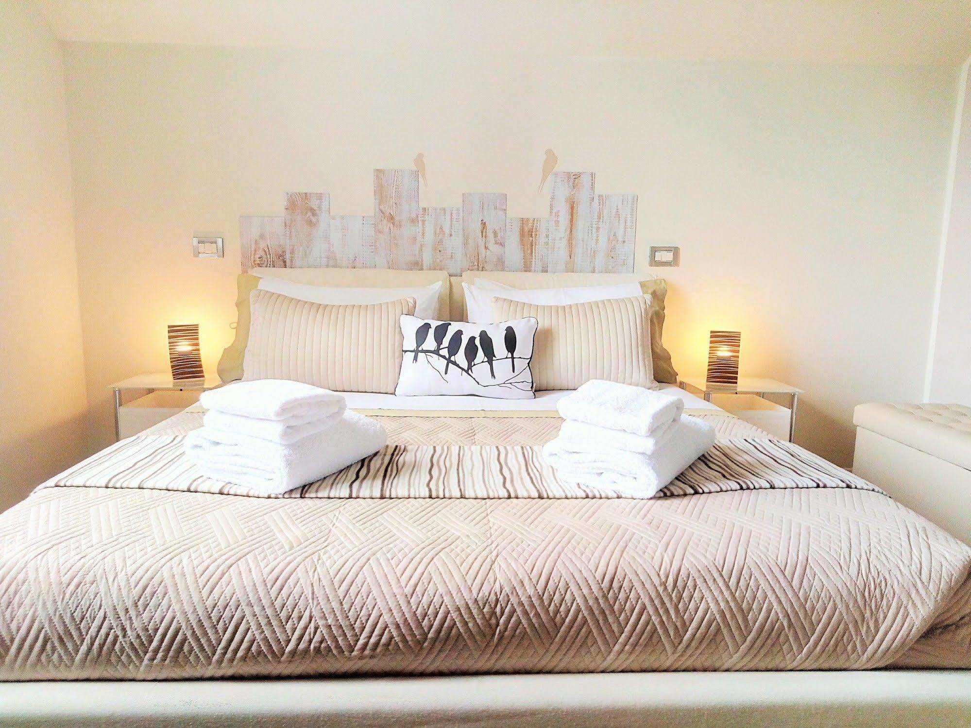 Casa Bonotto Appartement Desenzano del Garda Buitenkant foto